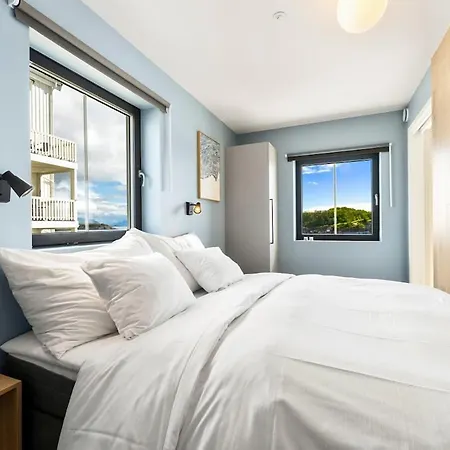 Appartement Ny Med Sjoutsikt I Henningsvær